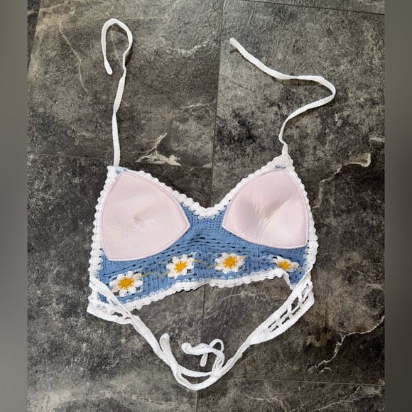 Hand Crochet White And Blue Daisy Top Halter Size Small - Picture 4 of 4